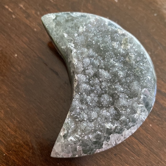 BLK AMETHYST DRUZY MOON. 2.25 X 1.50 X 1/2” - Picture 11 of 16